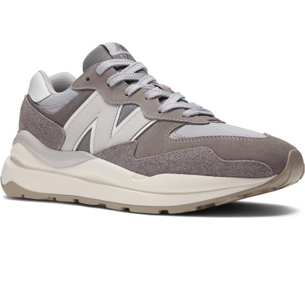 Brand new New balance 57/40 sneaker! 🤍🥾